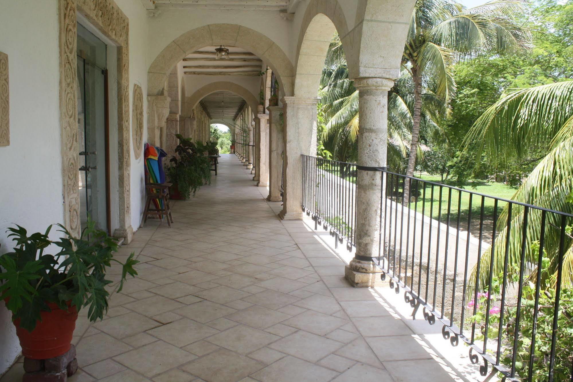 Отель Hacienda Тепич Экстерьер фото